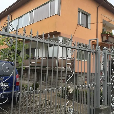 Apartment Апартамент За Гости 