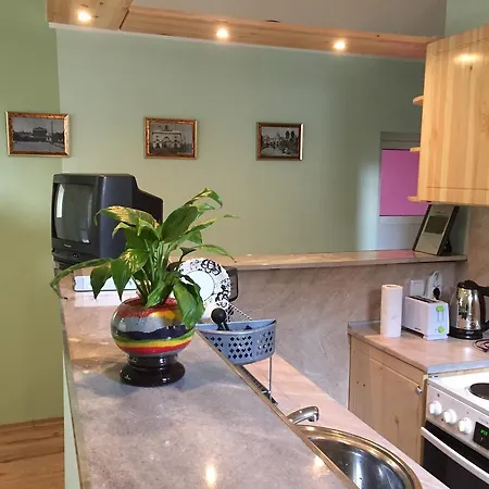 Апартамент АПАРТАМЕНТ ЗА ГОСТИ  Александра *