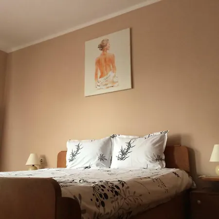 АПАРТАМЕНТ ЗА ГОСТИ  Александра Апартамент *